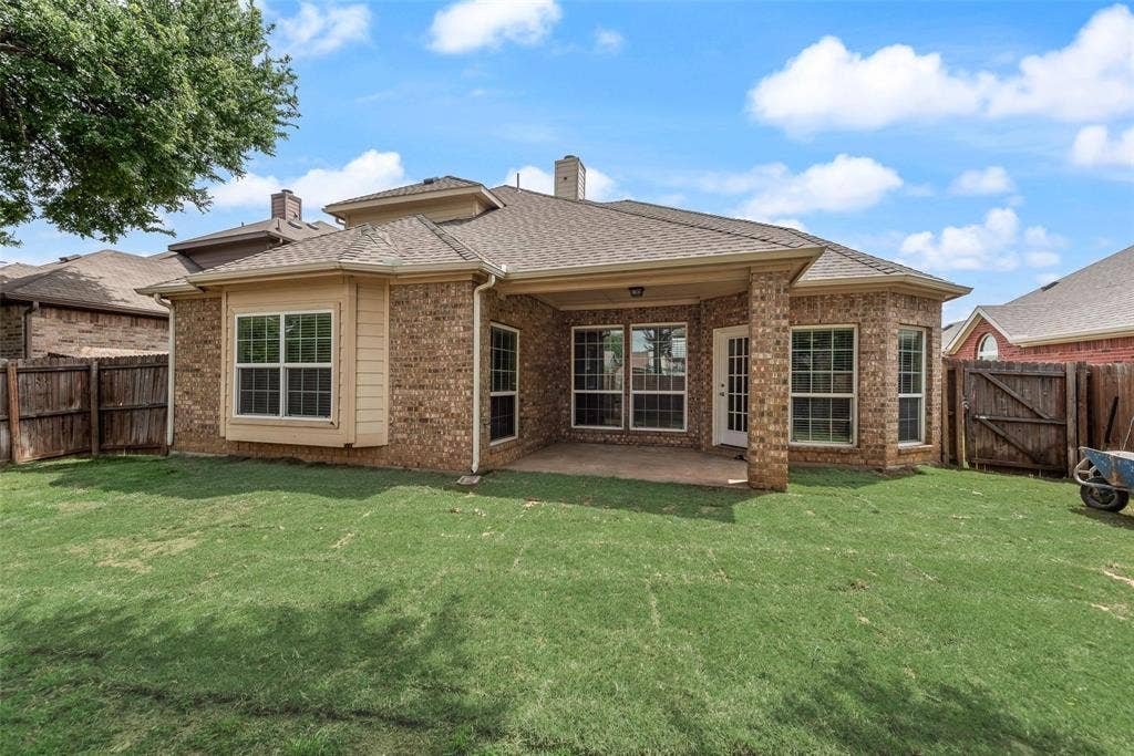 1404 Ashby Drive, Lewisville, TX 75067