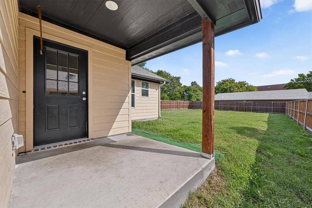 307 N Colbert Avenue, Sherman, TX 75090