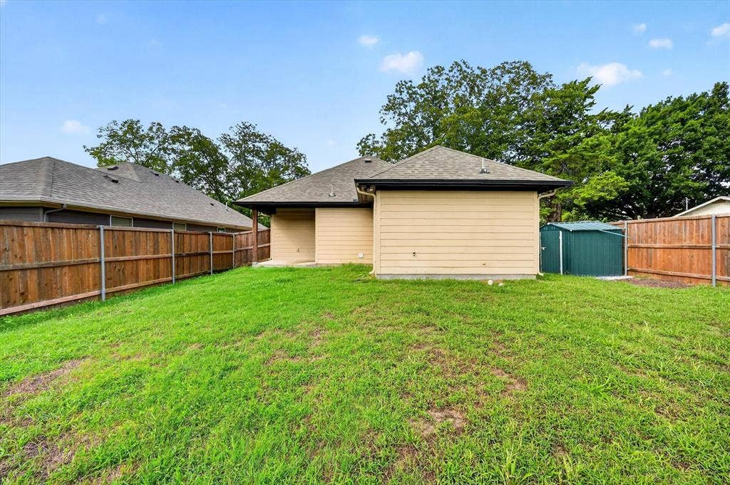 307 N Colbert Avenue, Sherman, TX 75090