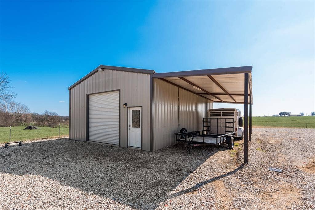 25x40 Shop with RV hook ups and equipment parking