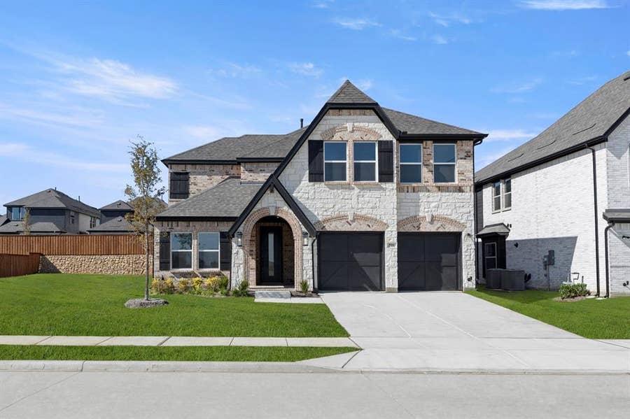 Property photo for 516 Loggia Way, Little Elm, TX