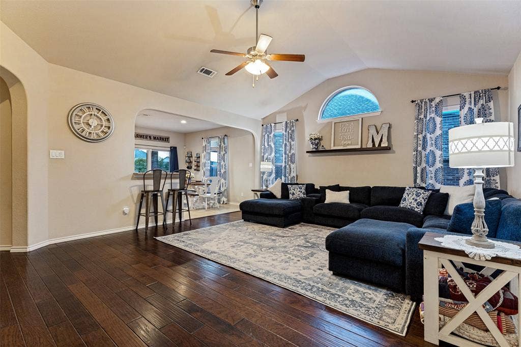 10909 Hawks Landing Road, Fort Worth, TX 76052