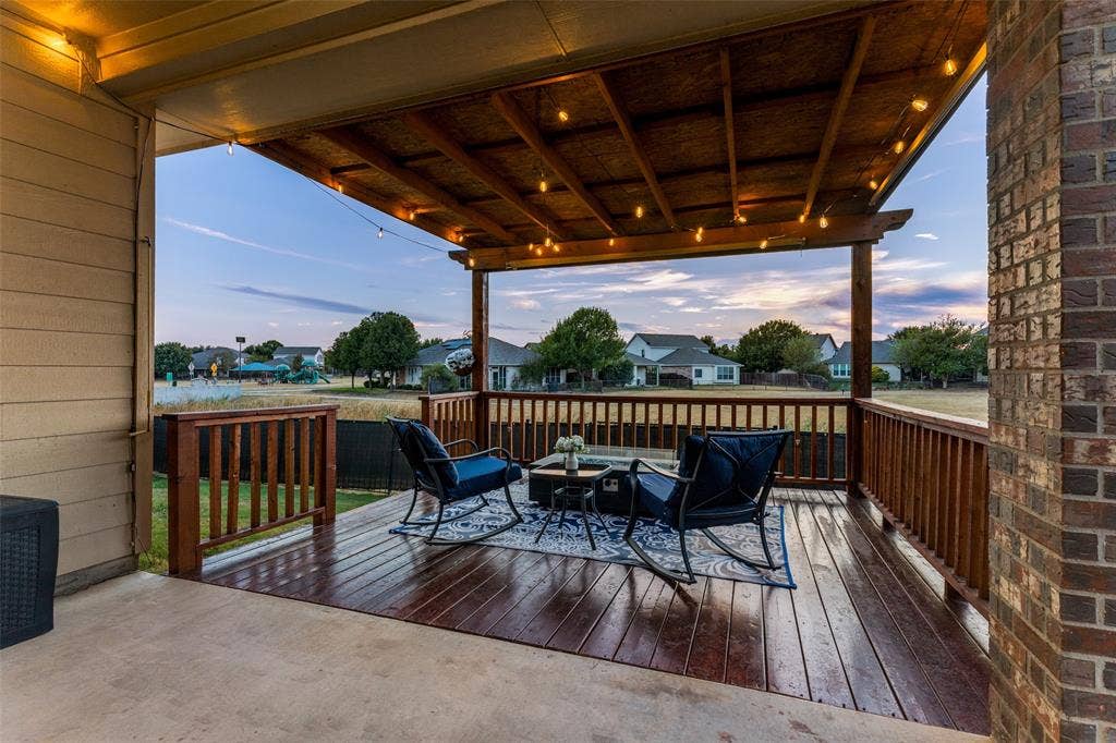 10909 Hawks Landing Road, Fort Worth, TX 76052