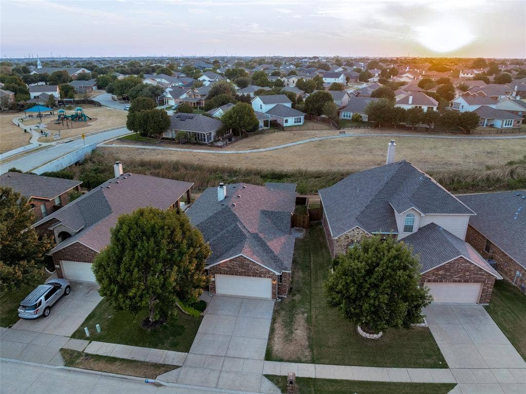 10909 Hawks Landing Road, Fort Worth, TX 76052