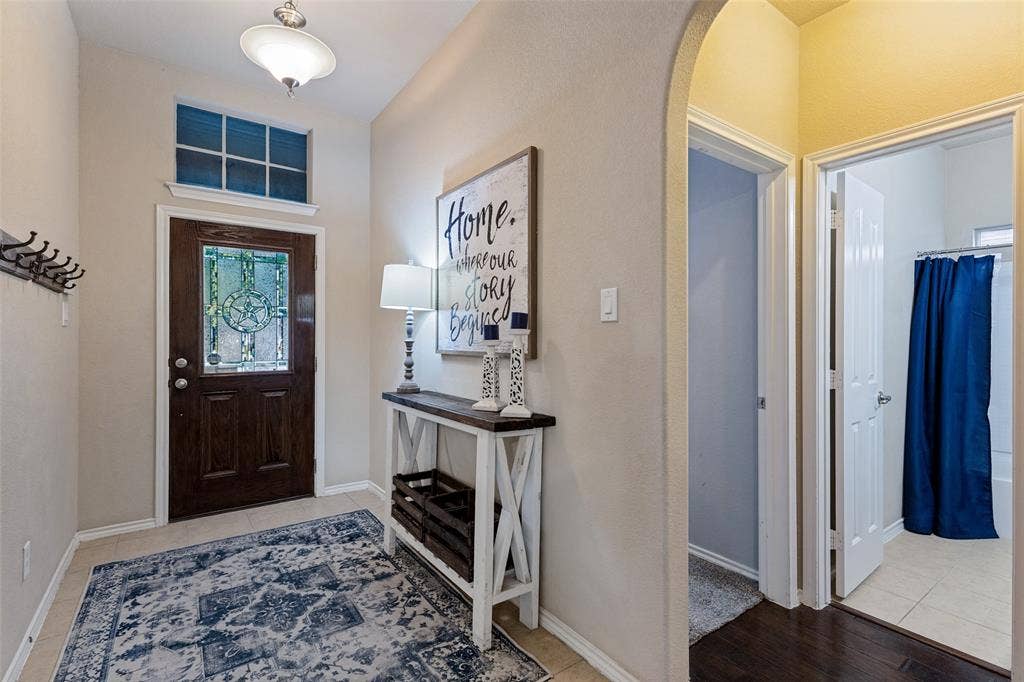 10909 Hawks Landing Road, Fort Worth, TX 76052