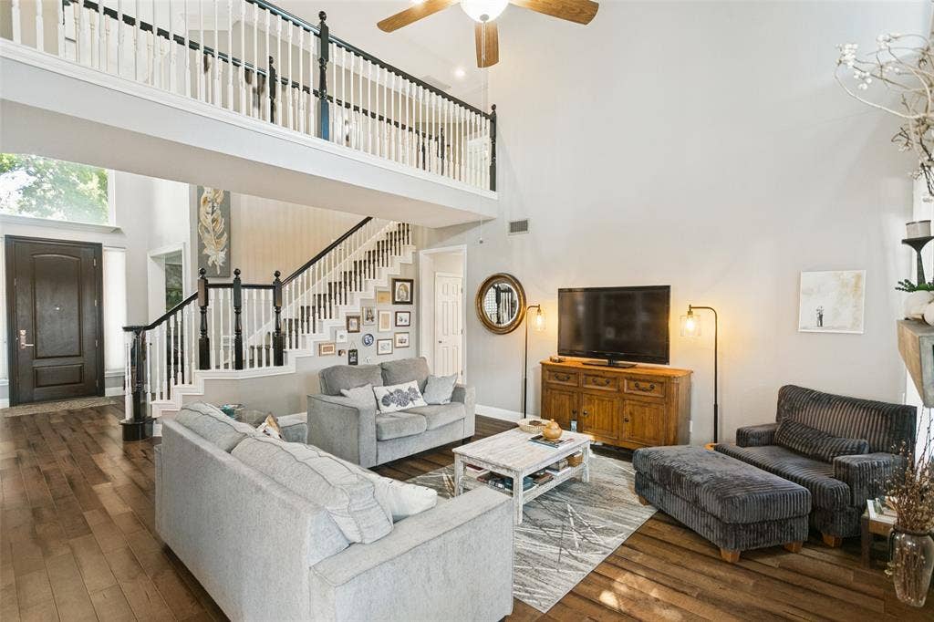 3212 Chippenham Drive, Plano, TX 75093 3212 Chippenham Drive, Plano, TX 75093
