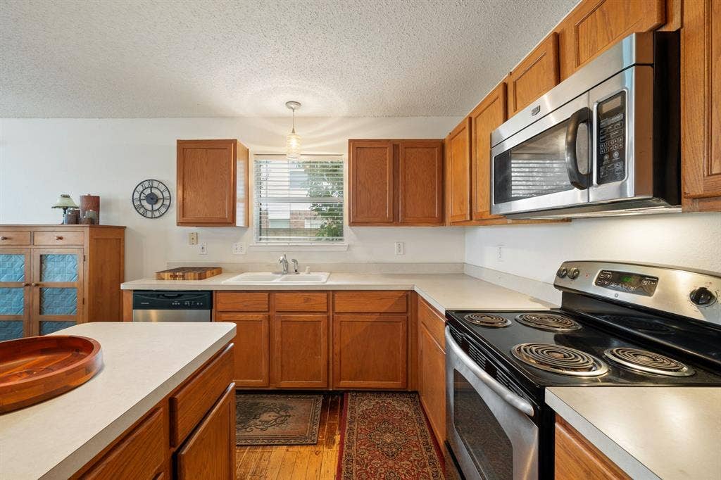 126 Southwood Drive, Rockwall, TX 75032