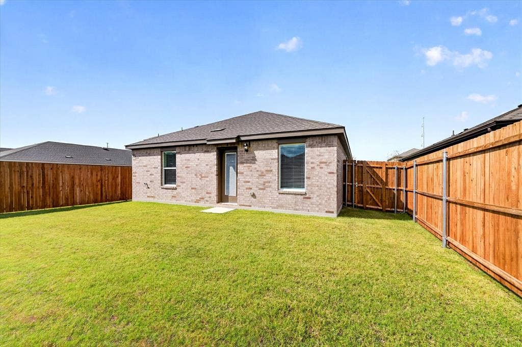 1807 Teton River Drive, Blue Ridge, TX 75424