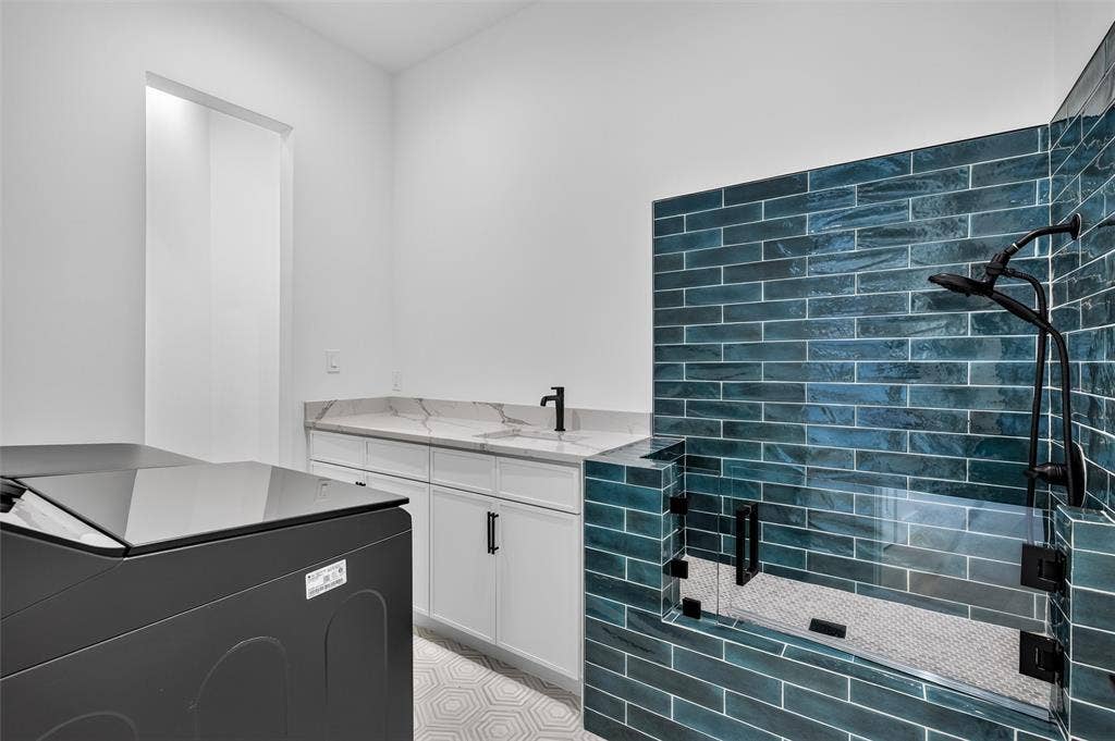 5803 Velasco Avenue, Dallas, TX 75206