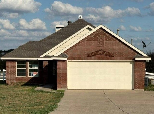 319 Hawk Ridge Road, Decatur, TX 76234 319 Hawk Ridge Road, Decatur, TX 76234