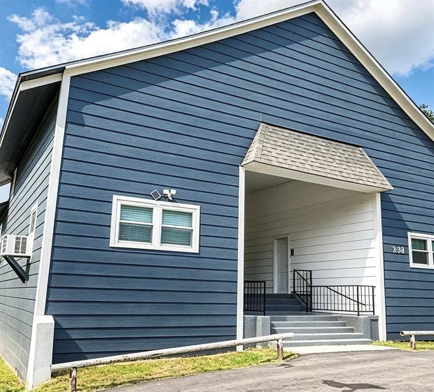 Property photo for 231 W Hull Street, #F, Denison, TX