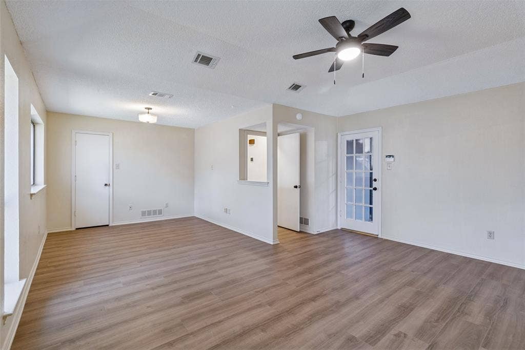 4063 Seabury Drive, Dallas, TX 75287 The primary bedroom is oversized with extra room for a sitting area.