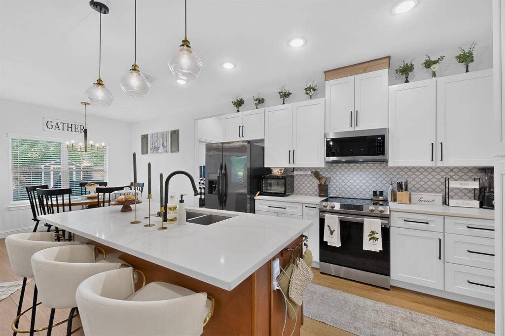 215 1/2 Aldridge Street, Waxahachie, TX 75165 215 1/2 Aldridge Street, Waxahachie, TX 75165