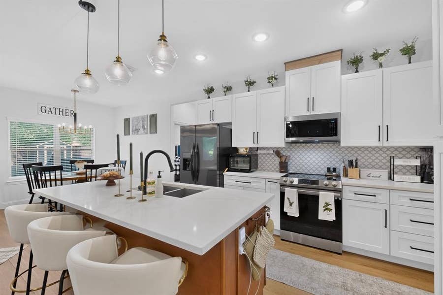 Property photo for 215 1/2 Aldridge Street, Waxahachie, TX