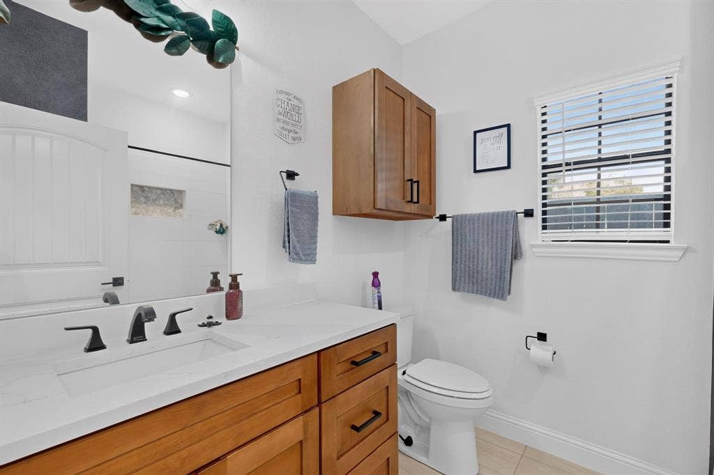 215 1/2 Aldridge Street, Waxahachie, TX 75165 215 1/2 Aldridge Street, Waxahachie, TX 75165