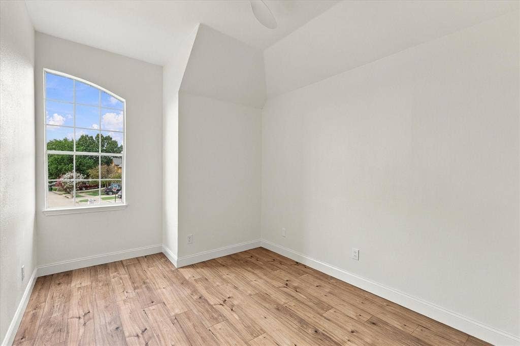 900 Blossomwood Court, Arlington, TX 76017