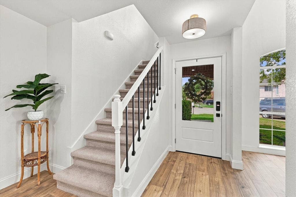 900 Blossomwood Court, Arlington, TX 76017