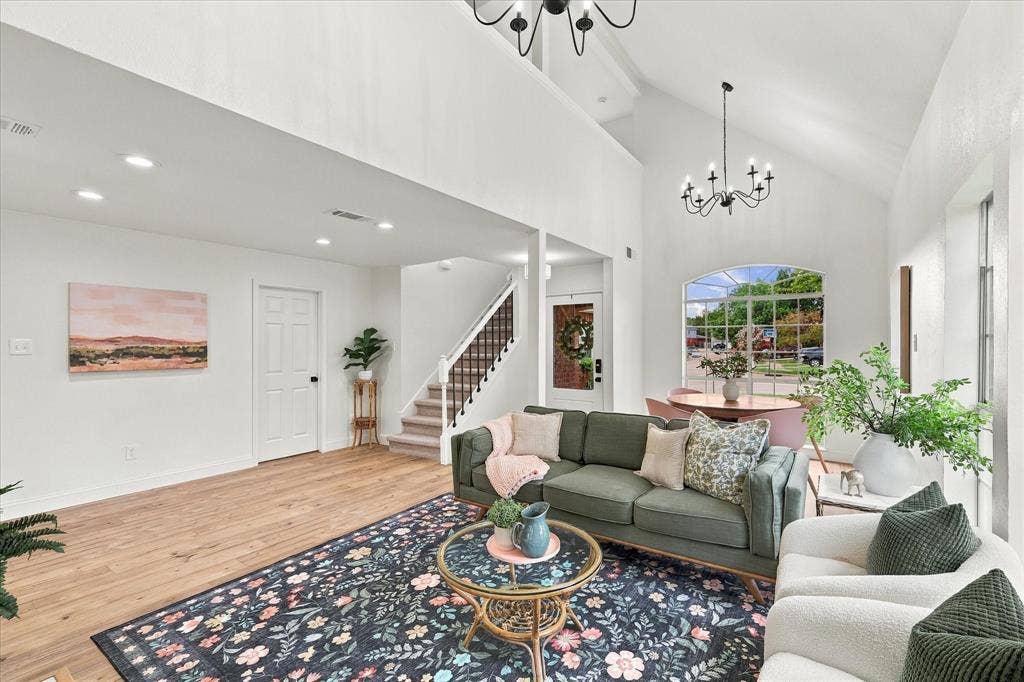 900 Blossomwood Court, Arlington, TX 76017