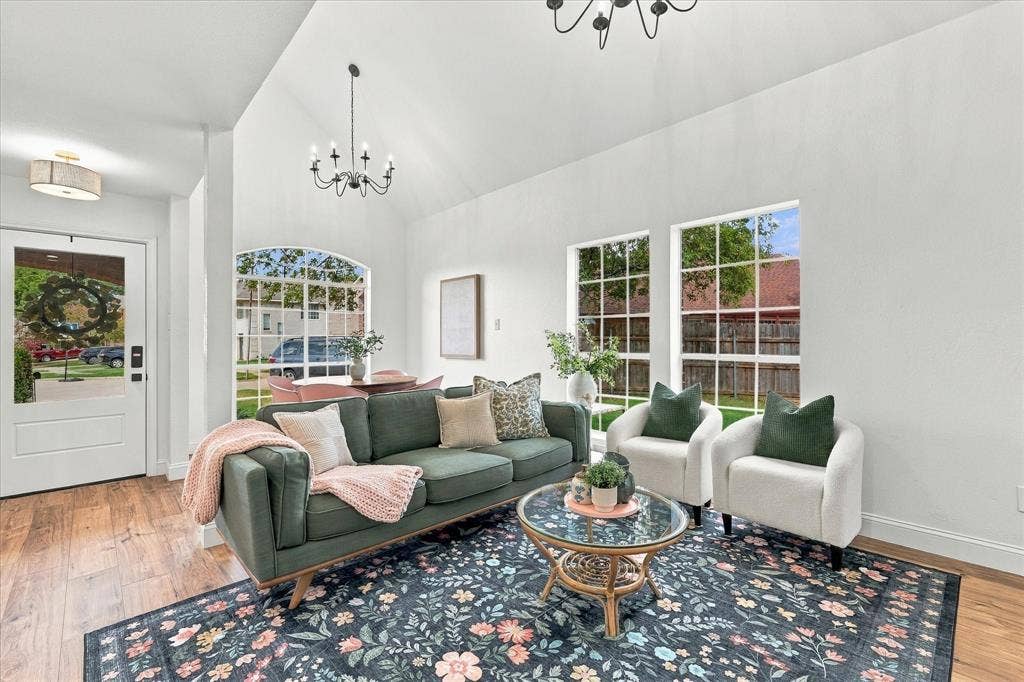 900 Blossomwood Court, Arlington, TX 76017