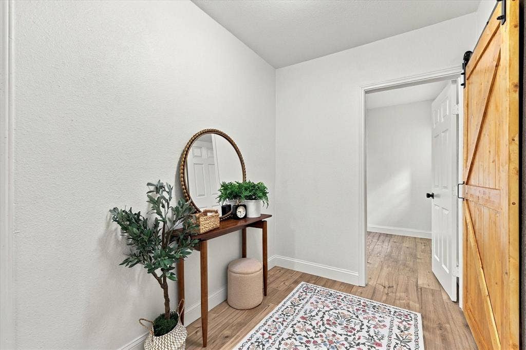 900 Blossomwood Court, Arlington, TX 76017
