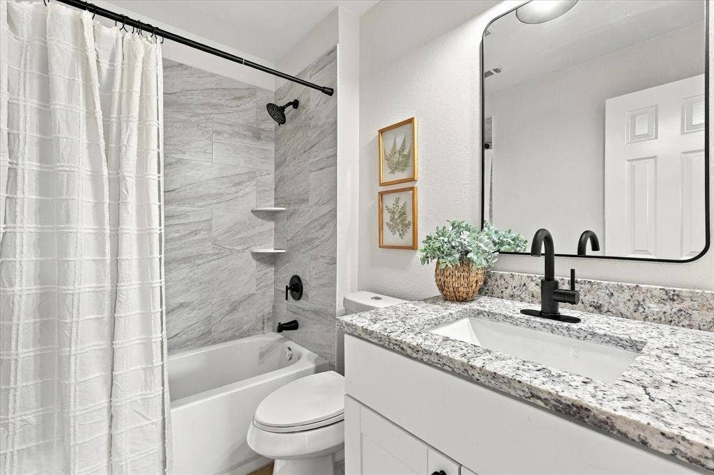 900 Blossomwood Court, Arlington, TX 76017