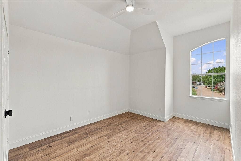 900 Blossomwood Court, Arlington, TX 76017