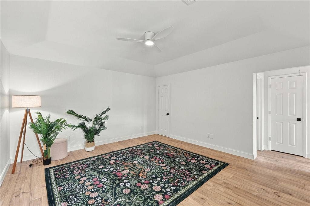 900 Blossomwood Court, Arlington, TX 76017
