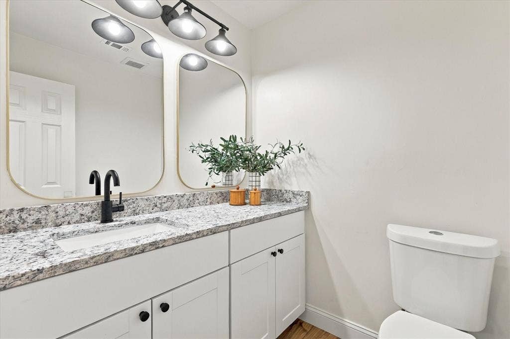 900 Blossomwood Court, Arlington, TX 76017