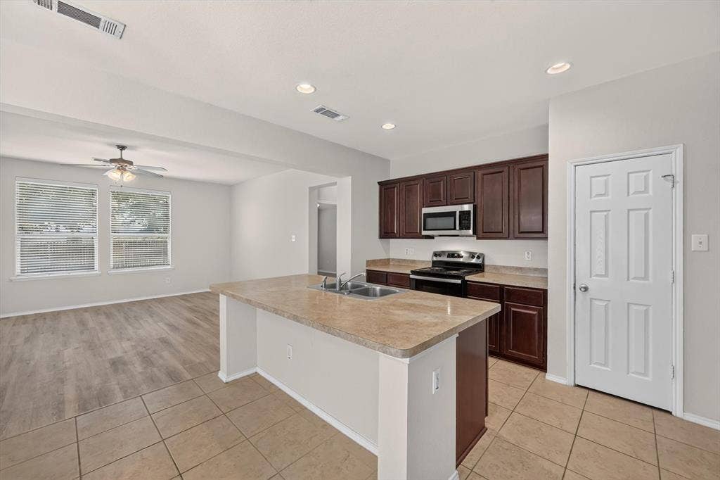2143 Rains County Road, Forney, TX 75126