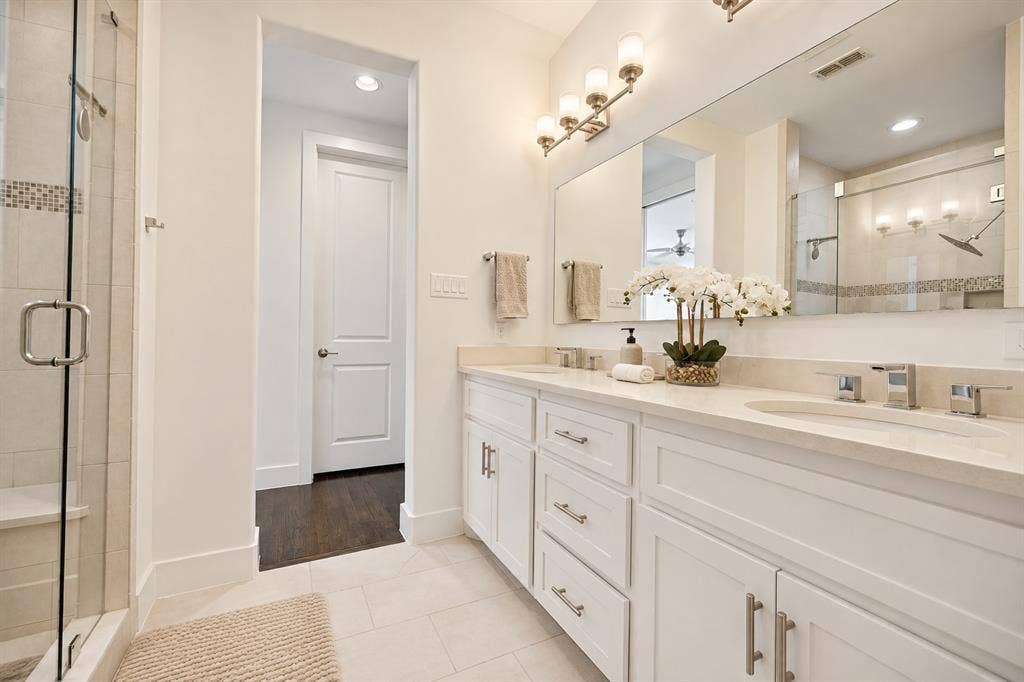 3017 Zenia Drive, Dallas, TX 75204 3017 Zenia Drive, Dallas, TX 75204