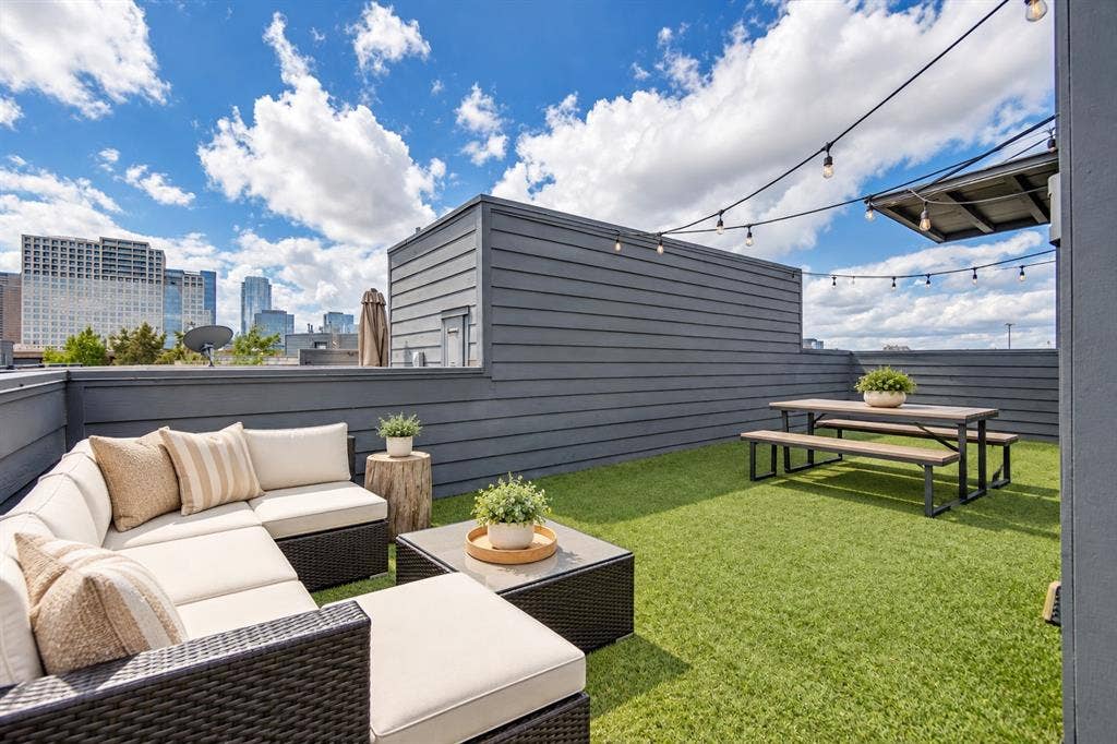 3017 Zenia Drive, Dallas, TX 75204 3017 Zenia Drive, Dallas, TX 75204
