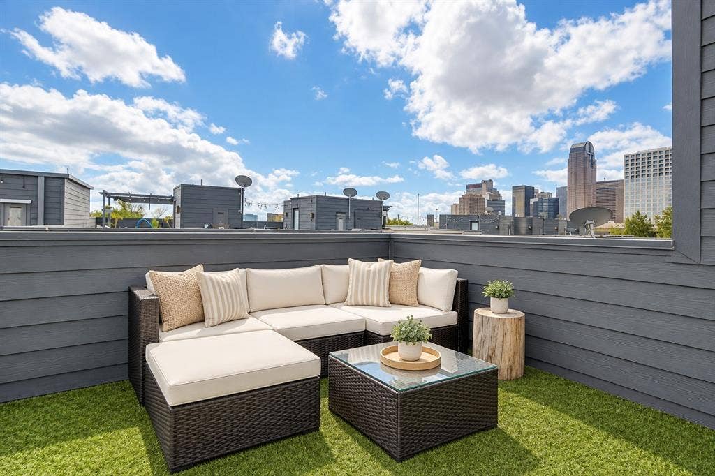 3017 Zenia Drive, Dallas, TX 75204 3017 Zenia Drive, Dallas, TX 75204