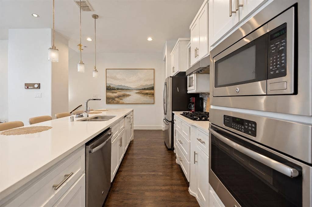 3017 Zenia Drive, Dallas, TX 75204 3017 Zenia Drive, Dallas, TX 75204