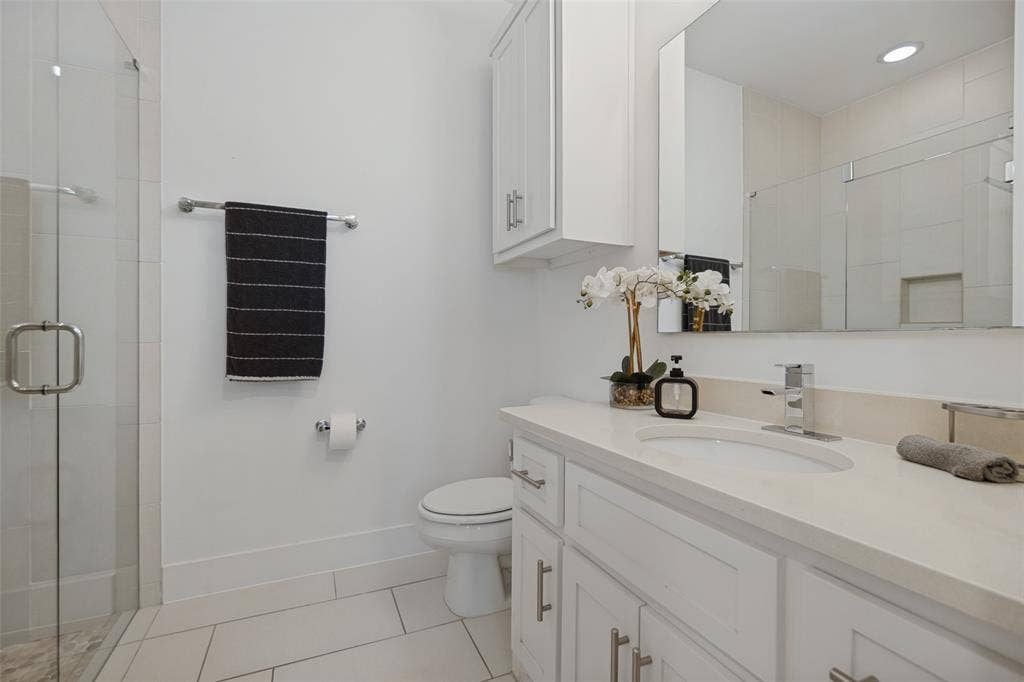 3017 Zenia Drive, Dallas, TX 75204 3017 Zenia Drive, Dallas, TX 75204