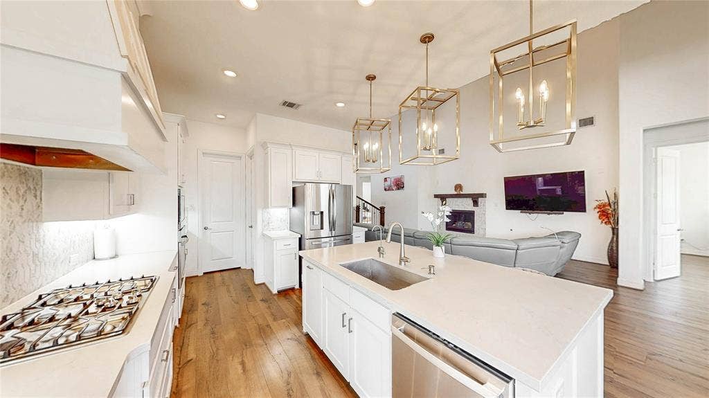 2001 Newton Lane, McKinney, TX 75071 2001 Newton Lane, McKinney, TX 75071