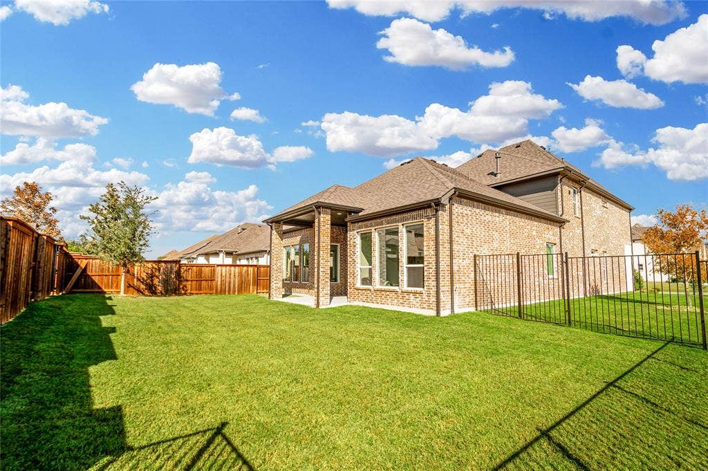 2001 Newton Lane, McKinney, TX 75071 2001 Newton Lane, McKinney, TX 75071