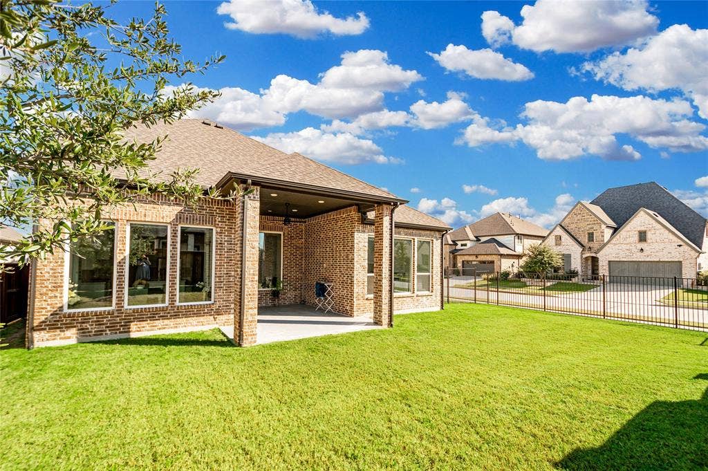 2001 Newton Lane, McKinney, TX 75071 2001 Newton Lane, McKinney, TX 75071