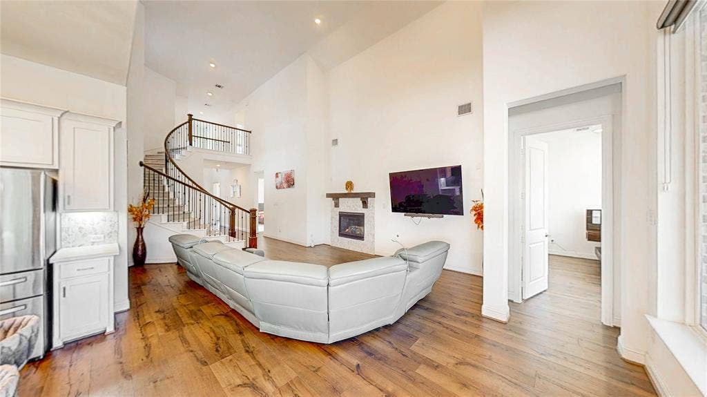 2001 Newton Lane, McKinney, TX 75071 2001 Newton Lane, McKinney, TX 75071