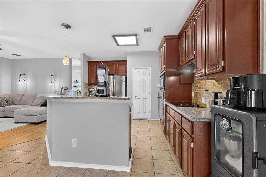 2109 Wentworth Drive, Flower Mound, TX 75028