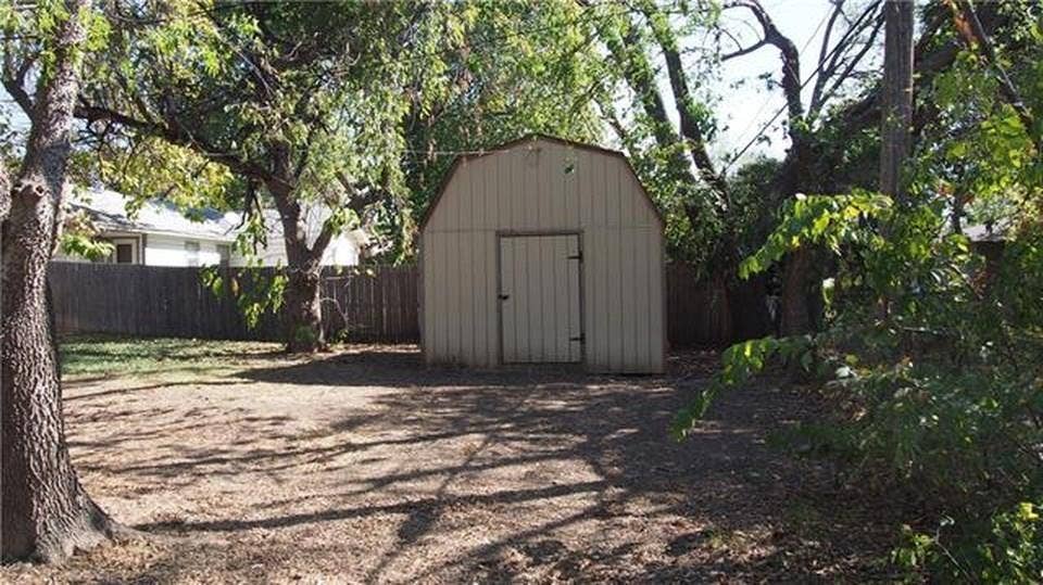 5216 Mallory Drive, Haltom City, TX 76117 5216 Mallory Drive, Haltom City, TX 76117