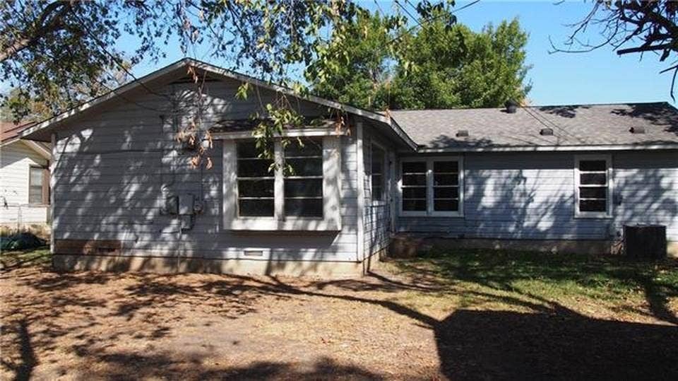 5216 Mallory Drive, Haltom City, TX 76117 5216 Mallory Drive, Haltom City, TX 76117