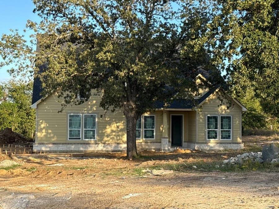 Property photo for 124 Oak Grove Way, Springtown, TX