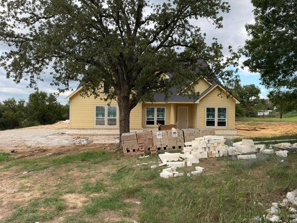 124 Oak Grove Way, Springtown, TX 76082
