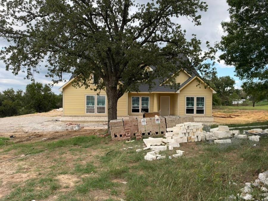 Property photo for 124 Oak Grove Way, Springtown, TX