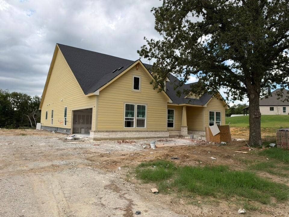 124 Oak Grove Way, Springtown, TX 76082