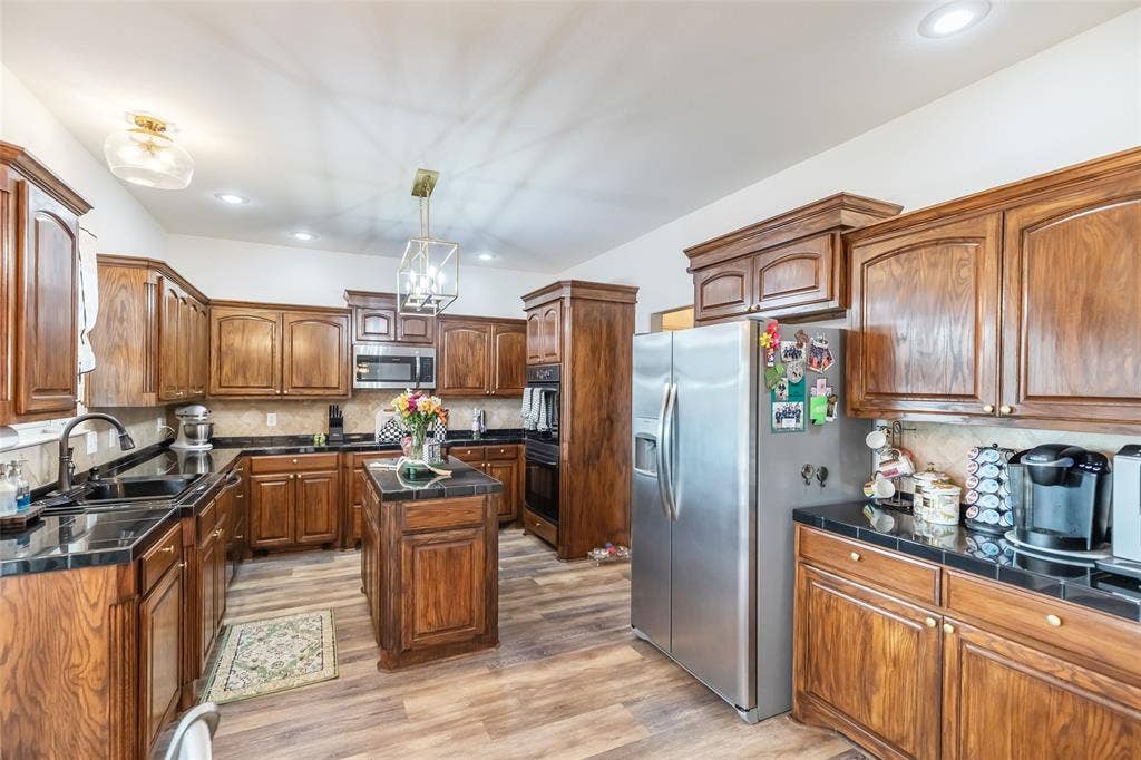 8325 Thompson Parkway, Abilene, TX 79606