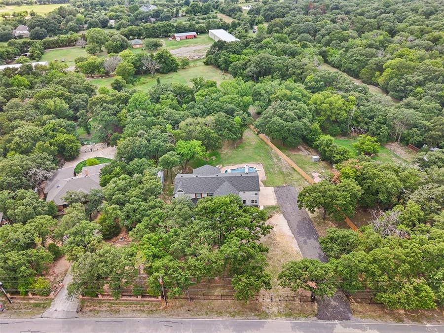 Property photo for 5860 Newt Patterson Road, Mansfield, TX