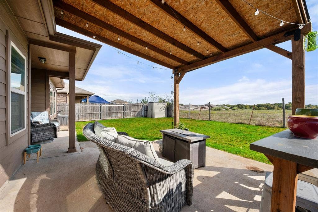 1060 Doe Meadow Drive, Fort Worth, TX 76028