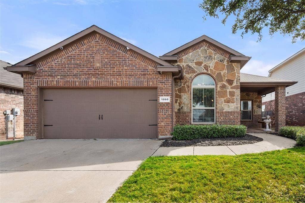 1060 Doe Meadow Drive, Fort Worth, TX 76028