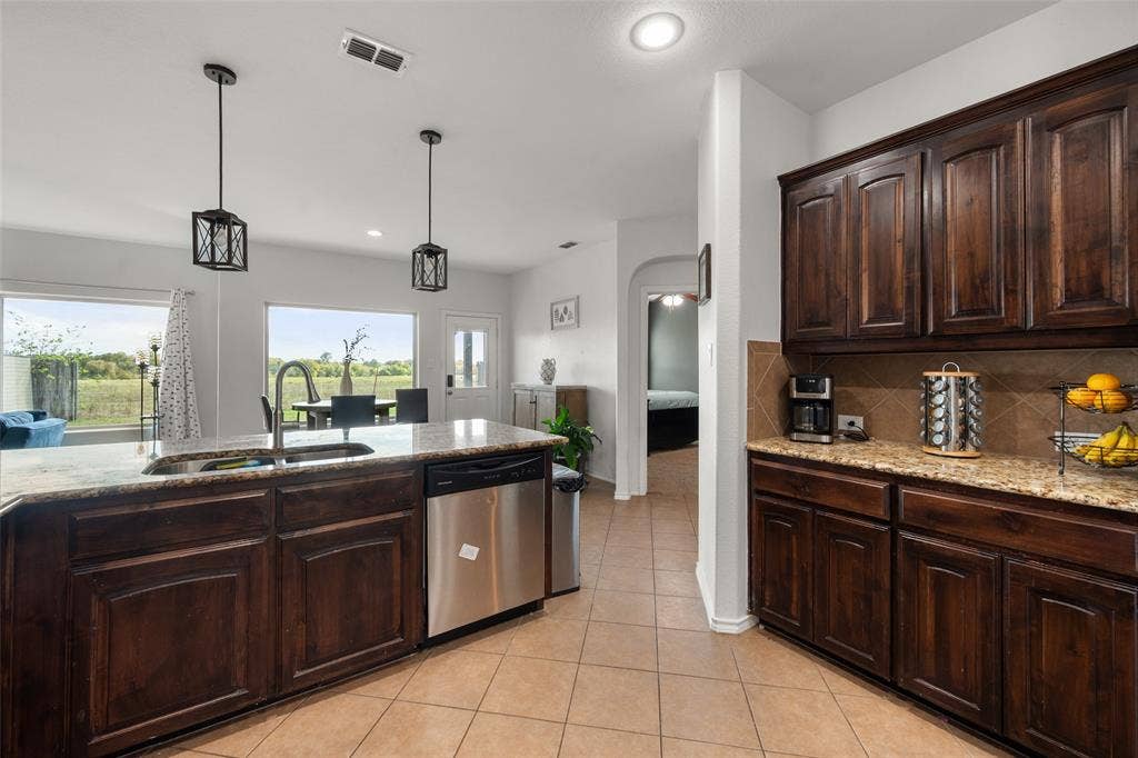 1060 Doe Meadow Drive, Fort Worth, TX 76028